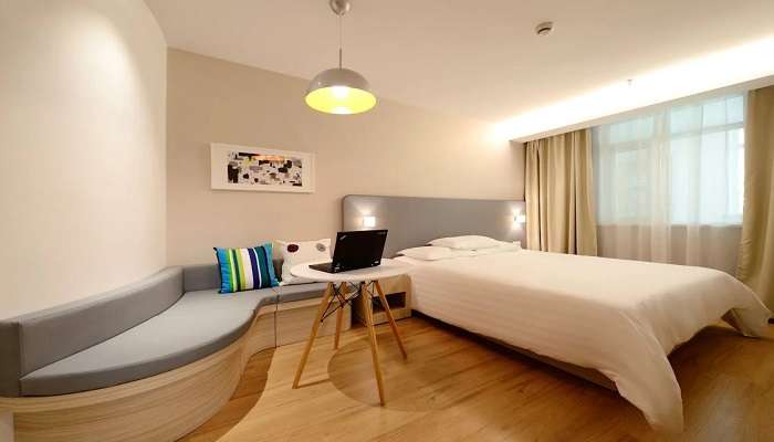 Spacious bedroom of SennaCity 