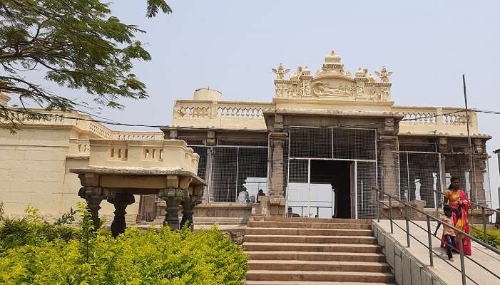 Srirangapur Temple near Pillalamarri