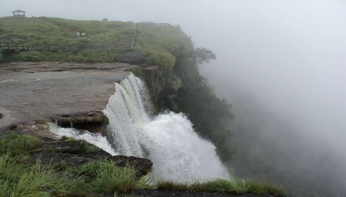  Witness the regal monastery of Gangtok