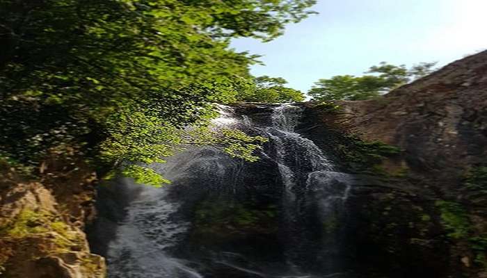 A mesmerizing view of Sudüşen Waterfall.