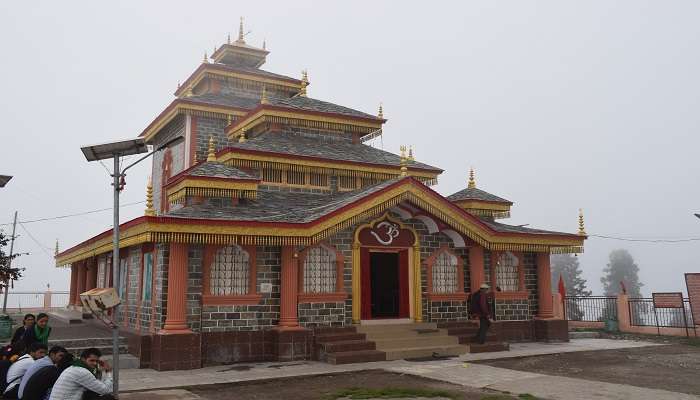  visit the Surkanda Devi Temple.