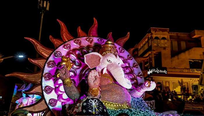 Choose the best time to visit the Shree Bada Ganesh Mandir.