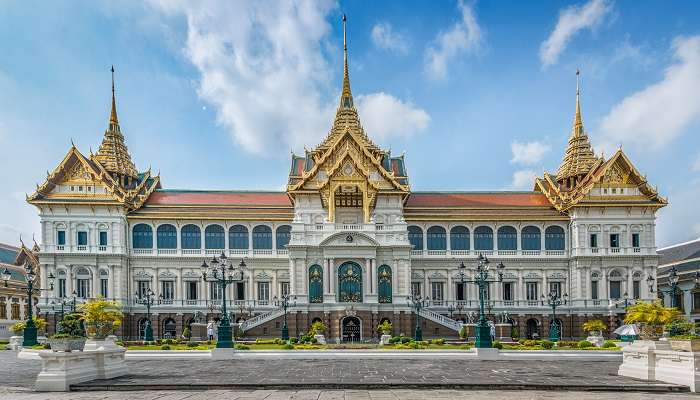 explore The Grand Palace 