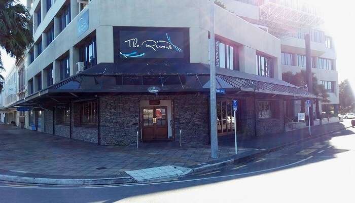 Exterior view of the Rivers Restaurant and Bar, Pubs in Gisborne