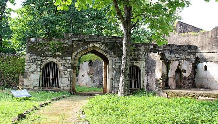 The panoramic view of Deogarh Fort 