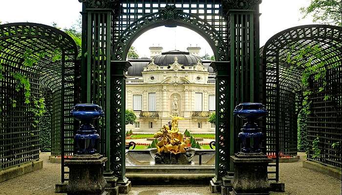 Have a great time during your visit to the Linderhof Palace