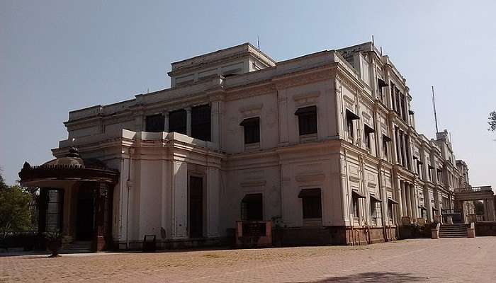 A statue of Subedar Malhar Rao Holkar at Lalbagh palace Indore. 