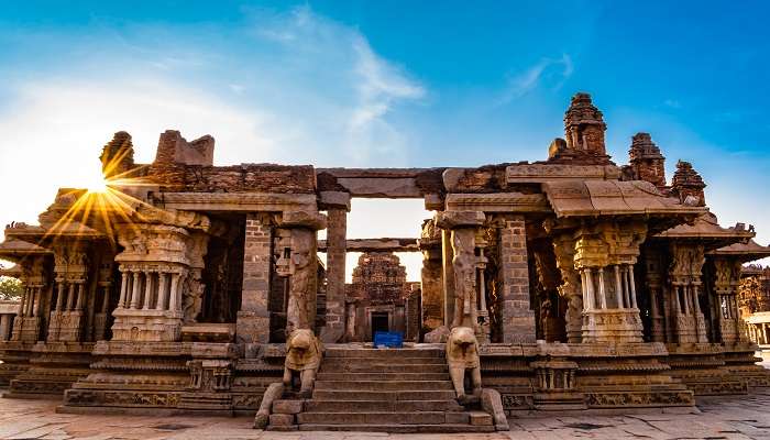  The Vittala Temple, a famous place for one day trip to Hampi. 