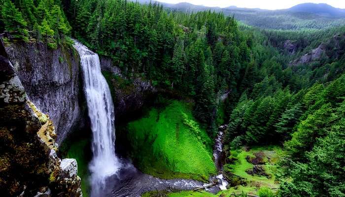 Know about the Savari waterfall.