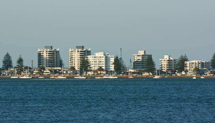 Several types of accommodations are available at Tauranga.