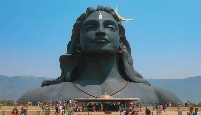 Image of tourists visiting Adiyogi Shiva Statue in Coimbatore in Nanjundapuram.