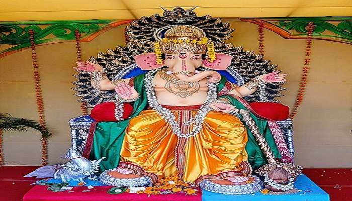 View of Bada Ganpati Temple  near Kanch Mandir