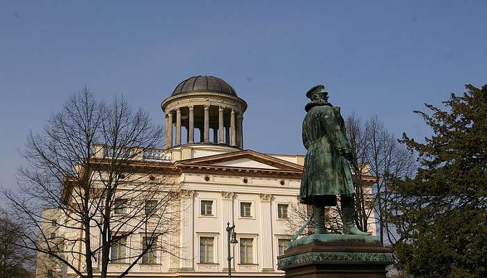 Visit the Berggruen Museum in Berlin