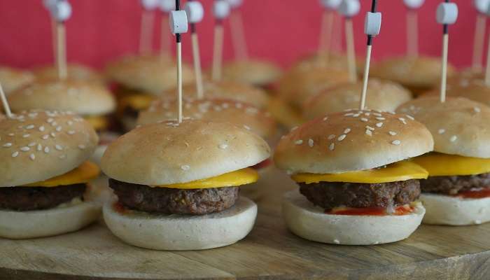 Try a wide range of delicious seafood burgers in Tauranga at Betty’s Burgers and Shakes.