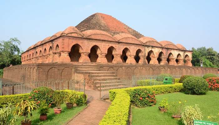 La belle vue de Rasmancha Temple, C’est l’une des meilleurs endroits à visiter près de Kolkata en hiver