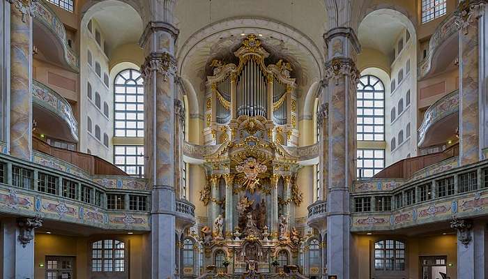 Frauenkirche in Dresden at night