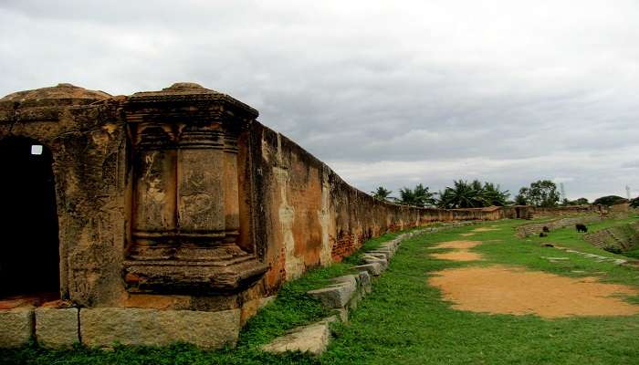 Ancient history placard at Devanahalli Fort, giving information about its 16th-century foundation and importance 