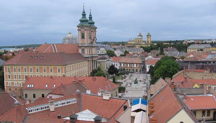 La vue panaromique de Eger