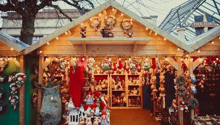 Faire du shopping dans les marchés de Noël