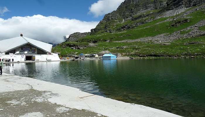 Visit Gurudwara Sri Hemkund Sahib on Guru Nanak Jayanti