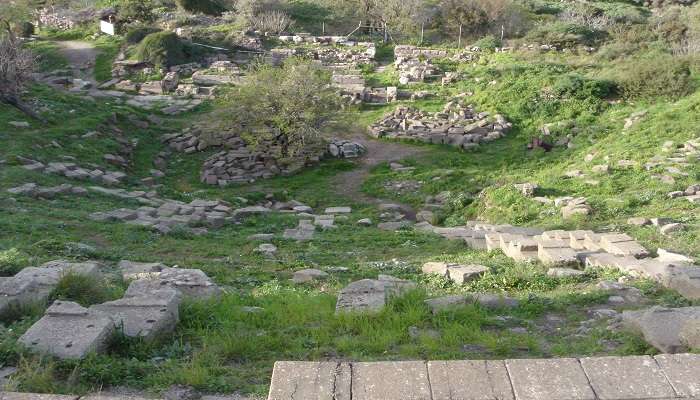 The antique city of Erythrai is just a short drive away from Çeşme 