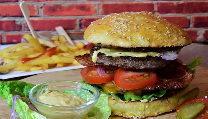 A table setup with hamburger plate.