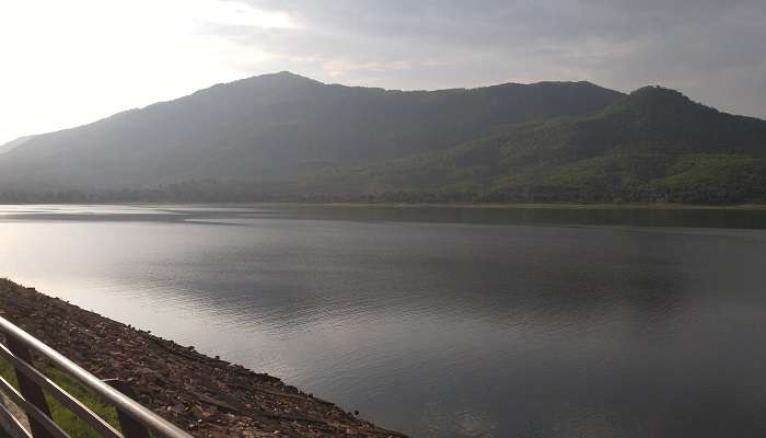 La vue magnifique de Dimna Lake, Jamshedpur