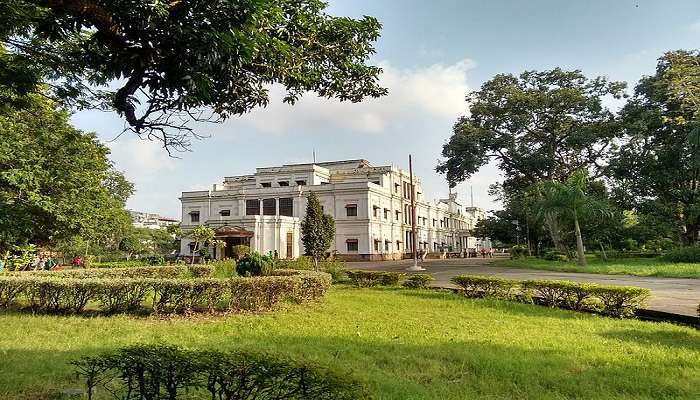 The magnificent setting of Lalbagh Palace