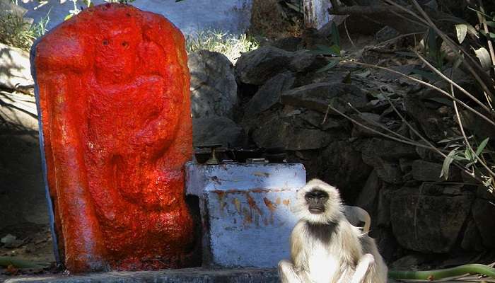 Hanuman statue near Arbuda Devi Temple