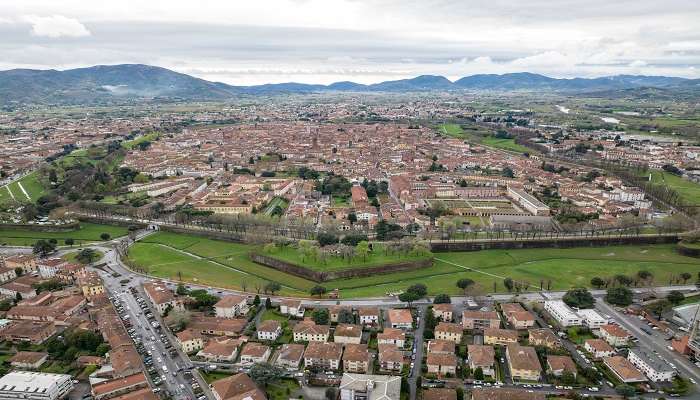 Lucca is one of Tuscany’s most charming and underrated cities. 