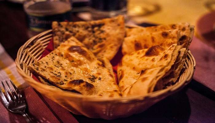 Piping hot samosas in a restaurant 