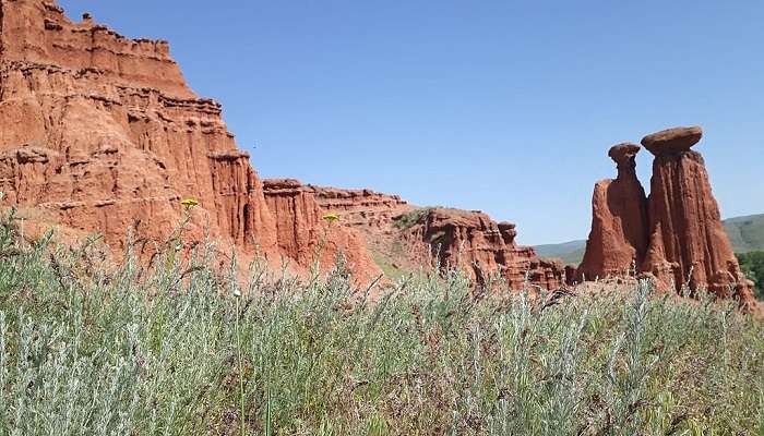 red sandstone Chimneys of Narman, a popular attraction.