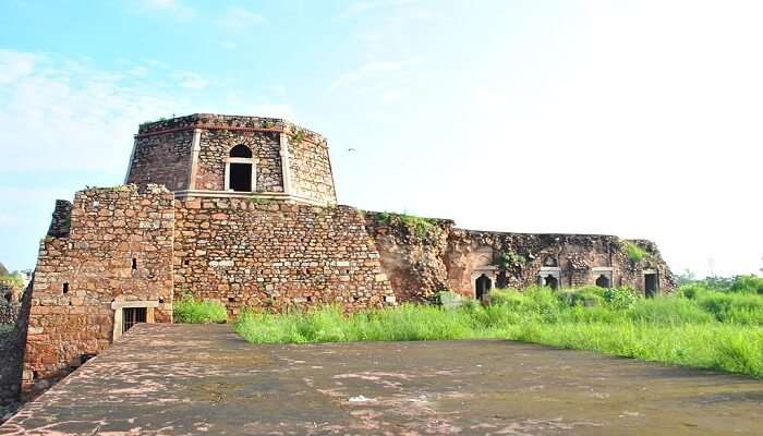 Delve into the rich heritage of the Tughlaq era and witness the majestic ruins. Schedule your visit today!