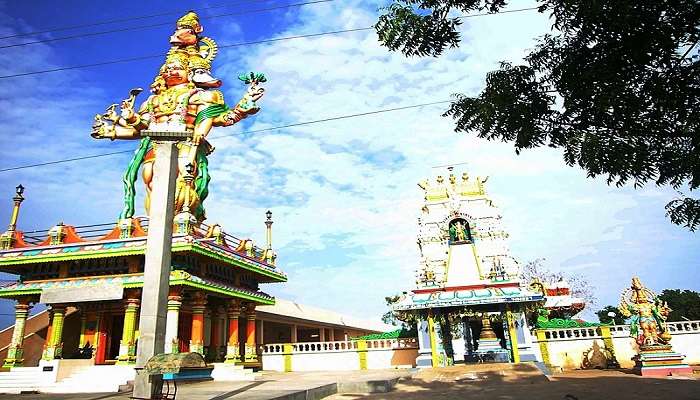 Panchamukha Anjaneya statue at the temple