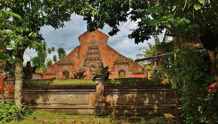 Ubud Palace, known as Peliatan Royal Palace has traditional Balinese design and historical significance.