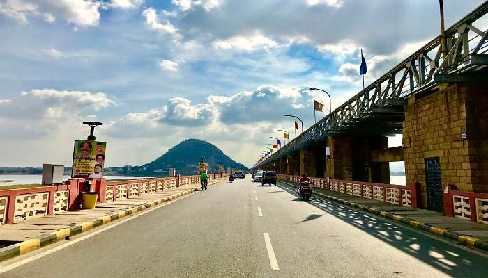 The stunning Prakasam Barrage