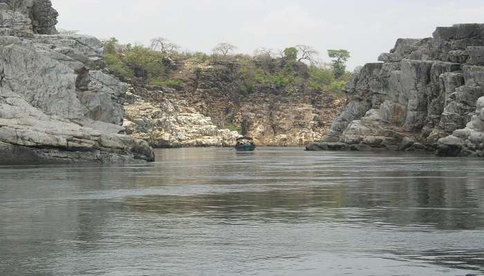 A serene valley of Marble Rocks Madhya Pradesh. 