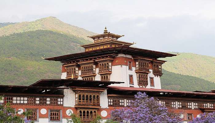 The view of Punakha Dzong during the day