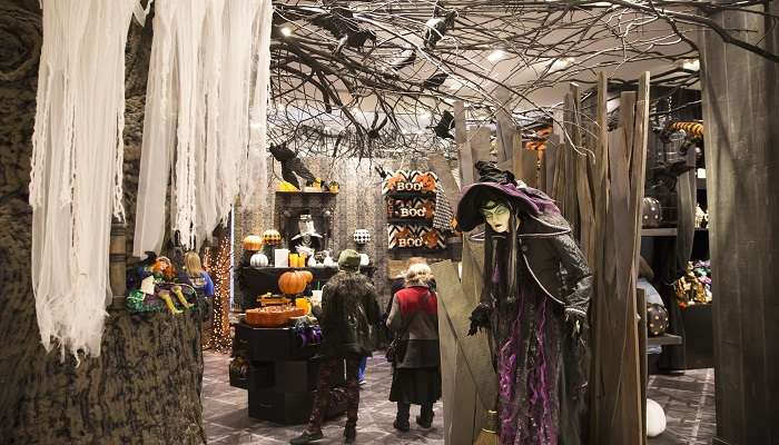 Enjoy delicious meals and drinks at Halloween Pop-up