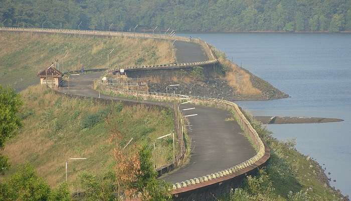 Image of the Salaulim Dam in full operation