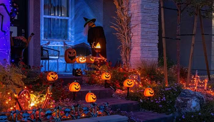 A haunted view of house with spooky decorations