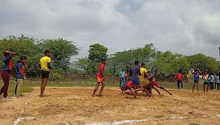 Celebrate the sports activities at the Bundi Utsav.