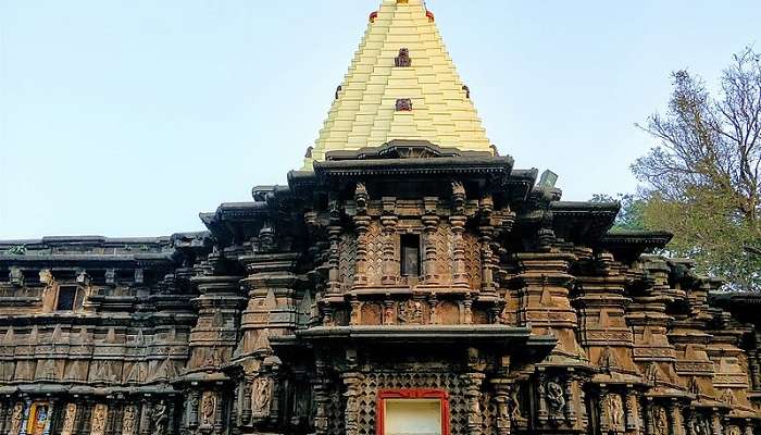 Devotees worship Goddess Mahalakshmi at this temple