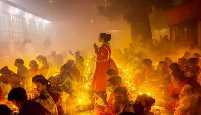 Aarti for Srila Prabhupada at the temple.