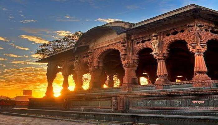 The best time to visit Krishnapura Chhatri is between October and March