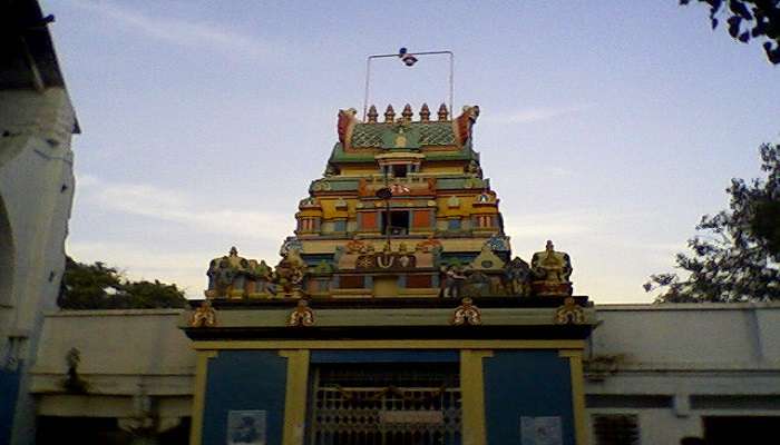 Pay your visit at the Main Sanctum of Gopuram.