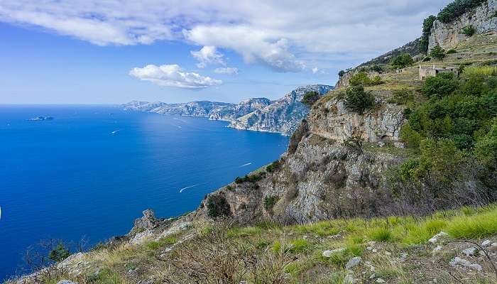 The mesmerizing view of the Gulf of Naples from the Sentiero Degli Dei