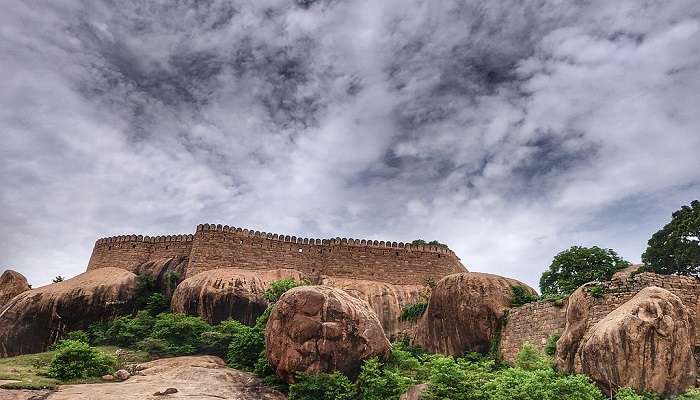 visit the beautiful Fort which is just 22km.