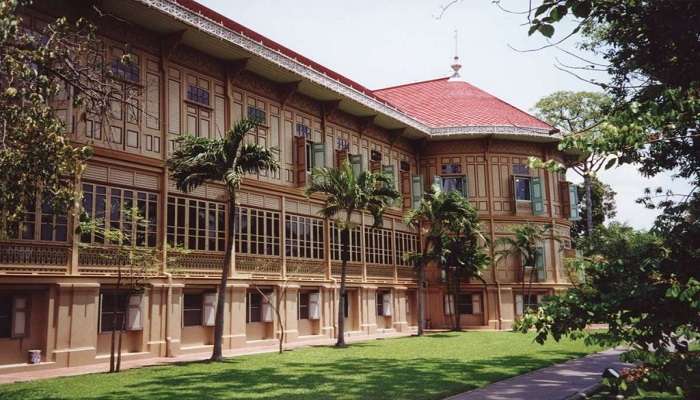 vimanmek house at dusit palace.