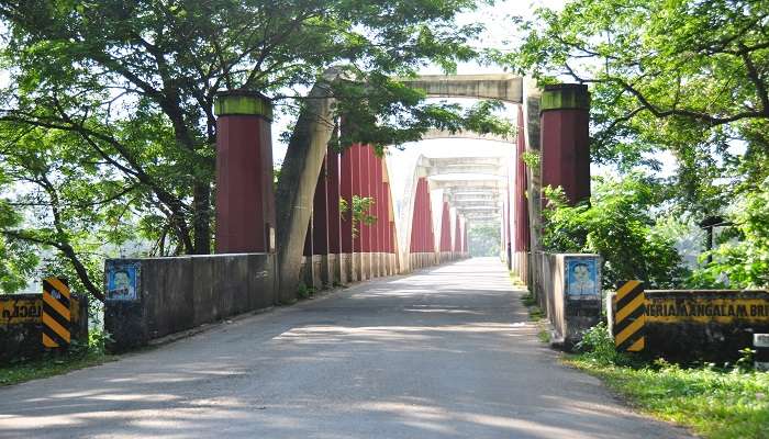 The Neriamangalam Bridge, often known as 'The Gateway to the High Ranges,' is a historic bridge over the Periyar River. 